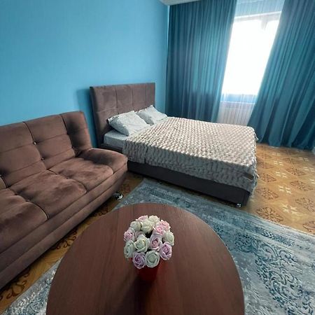 1 Комнатная Квартира В 15 Минутах От Аэропорта Almaty Bagian luar foto